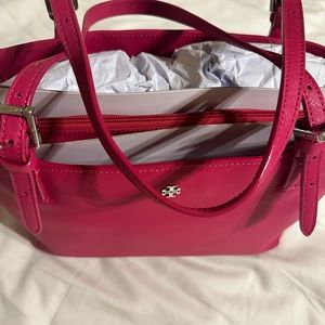 NWOT Tory Burch tote in fuschia